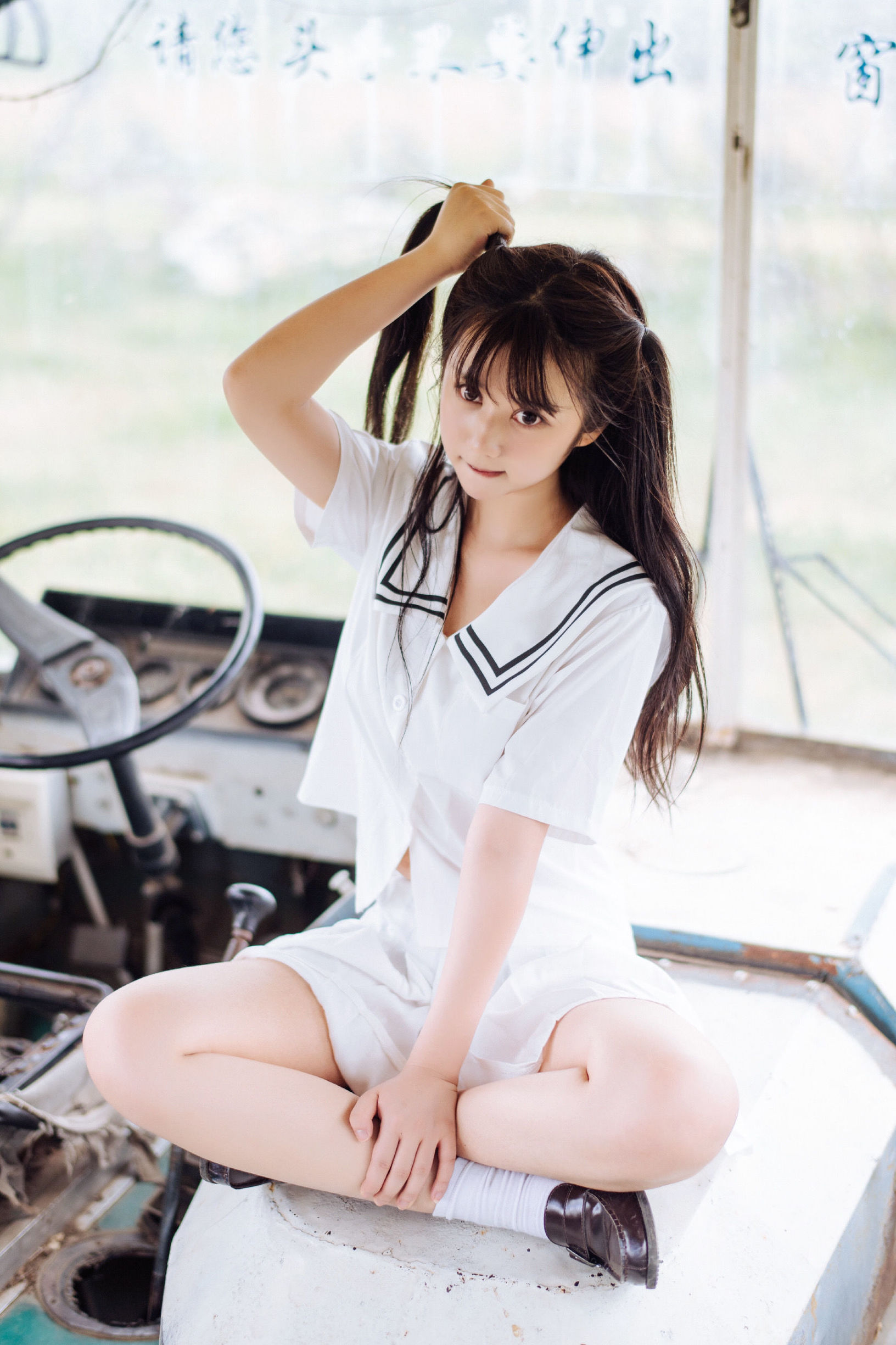 [COS福利]微博福利姬镜酱静夏之JK少女插图5